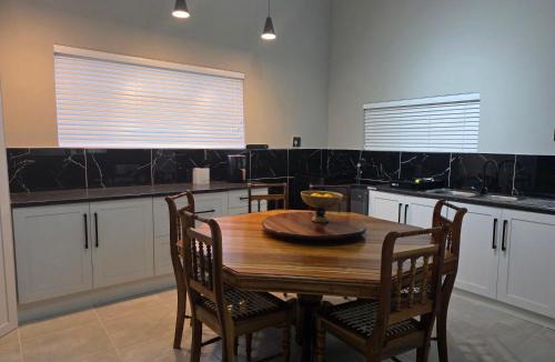 Komani Apartment | 5Res Stay