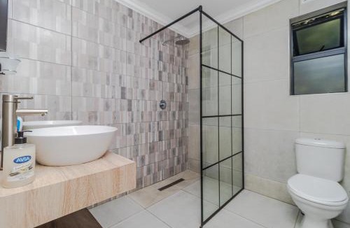 Linden Apartment | Urban Escapes - LINDEN COTTAGE