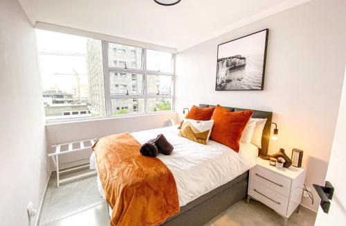 Three Anchor Bay Apartment | Morden sea point gem Wi-Fi & AC