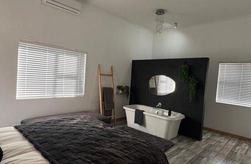 Beaufort West Apartment | ikibiki