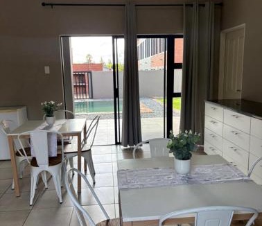 Tsantsabane Apartment | Grey Corner Guesthouse
