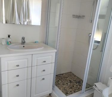 Pringle Bay Apartment | Gogo's garden apartment