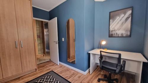 Eikenbosch Apartment | Tranquil Executive Apartment with Lake Views in Cape Town