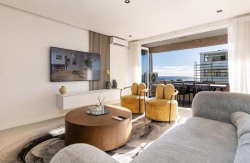 Bantry Bay Apartment | Bantry Alanda - Modern Apt in Bantry Bay with views