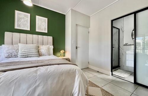 Greater Johannesburg Metropolitan Area Apartment | Eden Waterfall