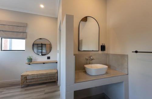 Nottingham Road Apartment | 2 Polo Suite Gowrie Village