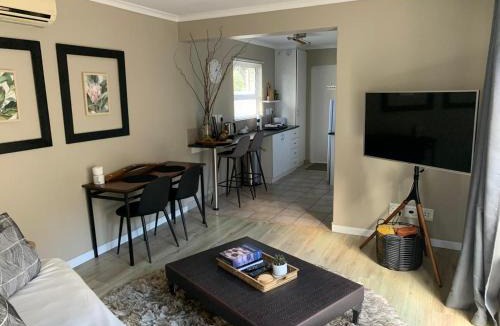 Bergvliet Apartment | The Cottage on Alphen
