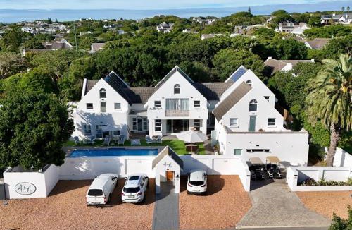 Saint Francis Bay House | Adrift Guesthouse