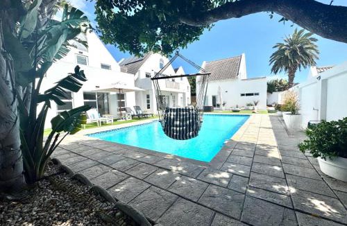 Saint Francis Bay House | Adrift Guesthouse