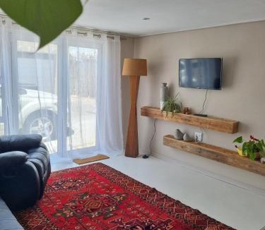 Observatory Apartment | Garden hideaway near cafés, & cultural hotspots