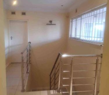 Kloof House | Spacious 4BR Home Pool Balconies Krantzkloof