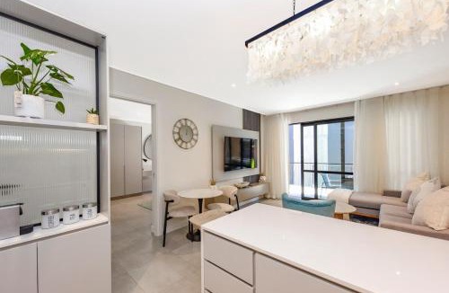 Greater Johannesburg Metropolitan Area Apartment | Hyde Park Rose - 2 beds, 2 baths, Gym, Pool