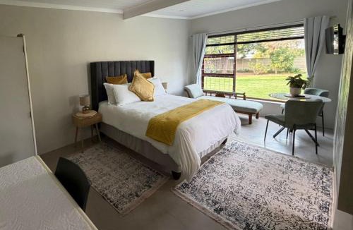 Malmesbury House | McCrae's Garden Suite