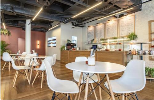 Cape Town City Centre Apartment | One Thibault Hotel - Business Studio