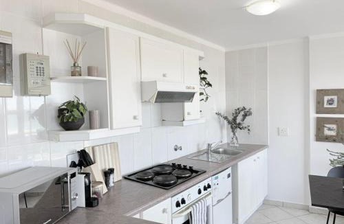 West Beach Apartment | The Bay Ocean View Retreat