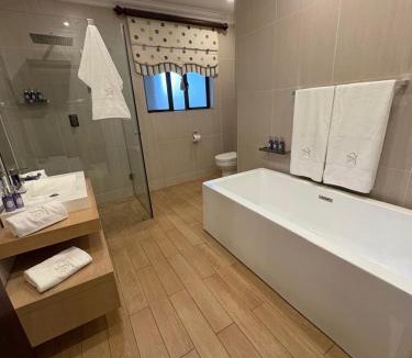 Rustenburg House | Marble on 8