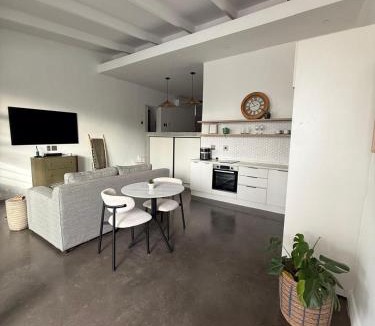 Walmer Apartment | RElaxed city living