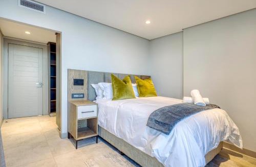 Umhlanga Ridge Apartment | Luxury 2-Bed Apartment , Sea Views, Pool & WiFi , 35 Umhlanga Ridgeside Residence