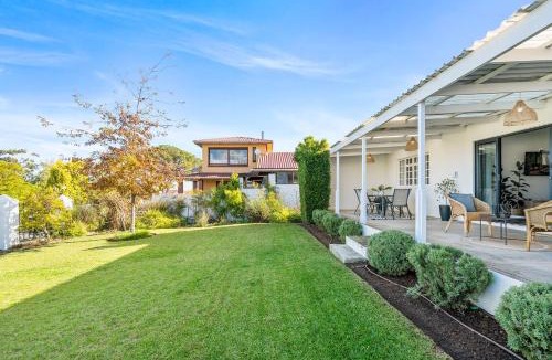 Raithby House | Winelands Getaway