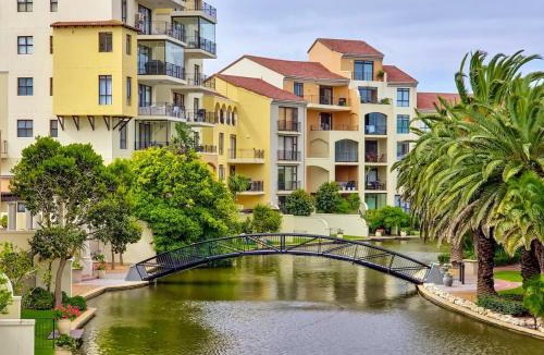 Century City Apartment | Island Club Century City 2 Bedroom Canal View Apartment