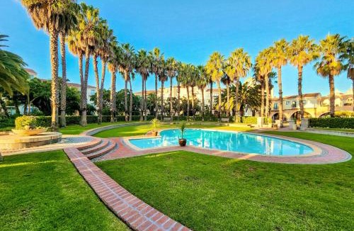 Century City Apartment | Island Club Century City 2 Bedroom Canal View Apartment