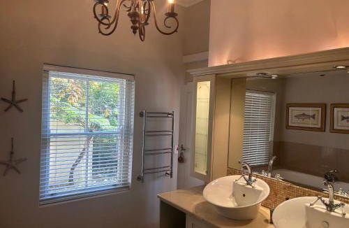 Raithby House | In the Vine Boutique Country Manor