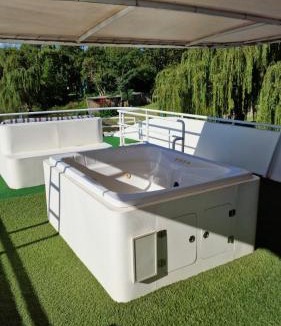 Sasolburg Apartment | Old Willow Houseboats