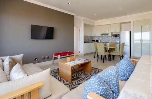 Hermanus City-Centre Hotel | Harbour House Hotel - Harbour Square