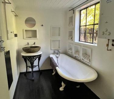 Rosendal House | Field Cabin