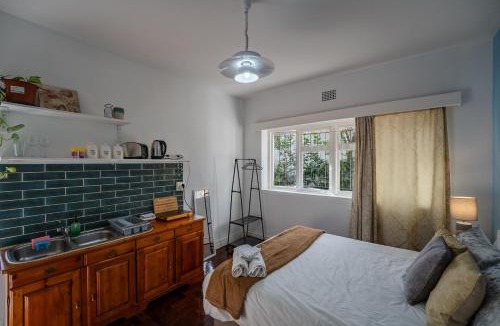 Muizenberg Apartment | House Zandvlei - Muizenberg Coastal Escape