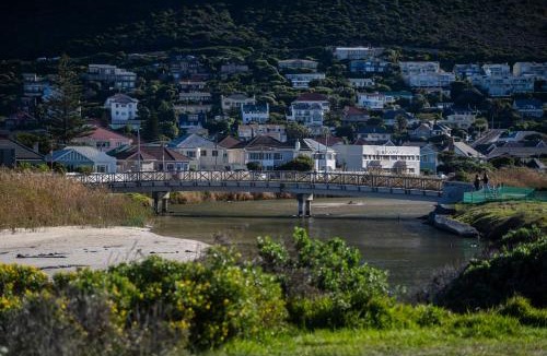 Muizenberg Apartment | House Zandvlei - Muizenberg Coastal Escape