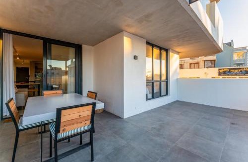 Redhill Apartment | Dawn Over The Bay- Muizenberg Stay