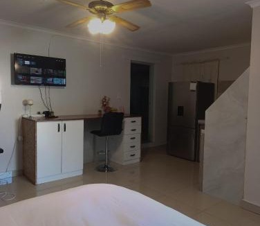 Eikenbosch House | Siyapeya Household