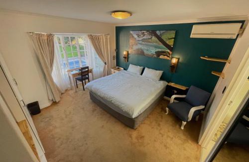 West Beach House | Storms River room Blouberg, own Bathroom, no load shedding