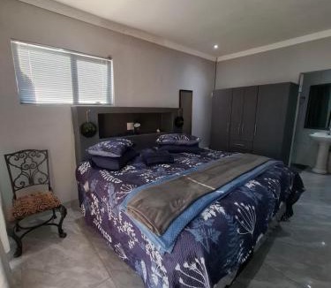 Jan Kempdorp House | Villa Caramia Guest Lodge
