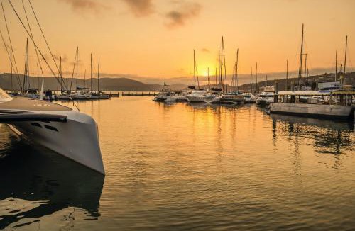 Knysna Central Apartment | 102 Seahorse - 2 Bedroom Premium Unit with Balcony and Parking