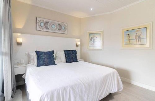 Kleinmond Apartment | Lady Serenity Hot Tub Ocean Front Pets