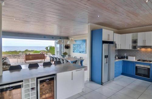 Kleinmond Apartment | Lady Serenity Hot Tub Ocean Front Pets