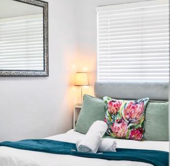 Lagoon Beach Apartment | Breathtaking Beachfront Apartment