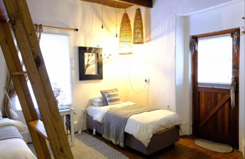 Victoria West House | The Hudson Guesthouse & Suites
