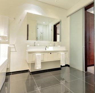 Sandown Hotel | DAVINCI Suites