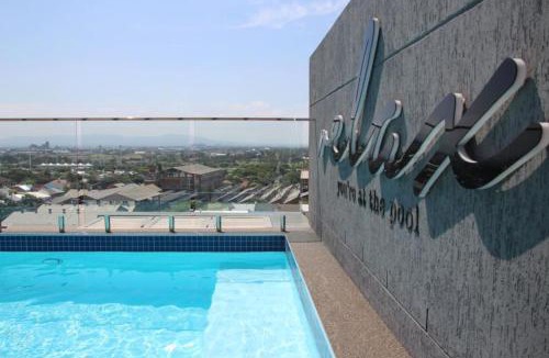 Observatory Apartment | Winchester Central Rooftop Pool Patio & Gym