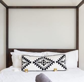 Observatory Apartment | Paragon Cosmo Sophisticated Sanctuary