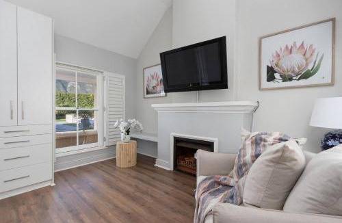 Vermont Apartment | Heaven's Gate Vermont Family Villa Pool & Sea View