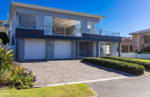Kleinmond Apartment | Seaside Luxury For Families & Friends In Kleinmond