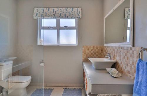 Kleinmond Apartment | Seaside Luxury For Families & Friends In Kleinmond