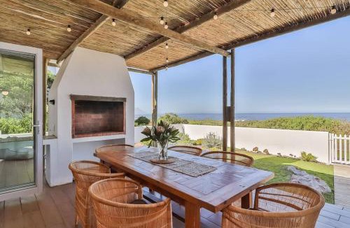 Kleinmond Apartment | Efcharisto Cottage Sea, Style & Serenity
