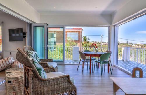 Voelklip Apartment | Zo'luha Spacious Family Home Mountain View