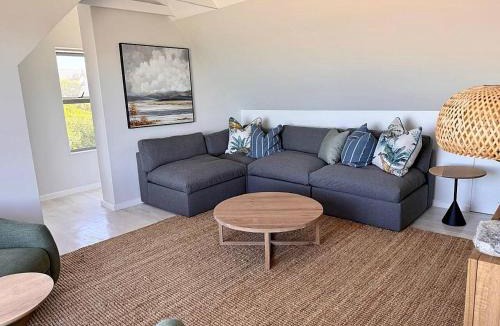 Vermont Apartment | Pikkewyntjie Sea View Small Families
