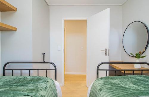 Vermont Apartment | Pikkewyntjie Sea View Small Families